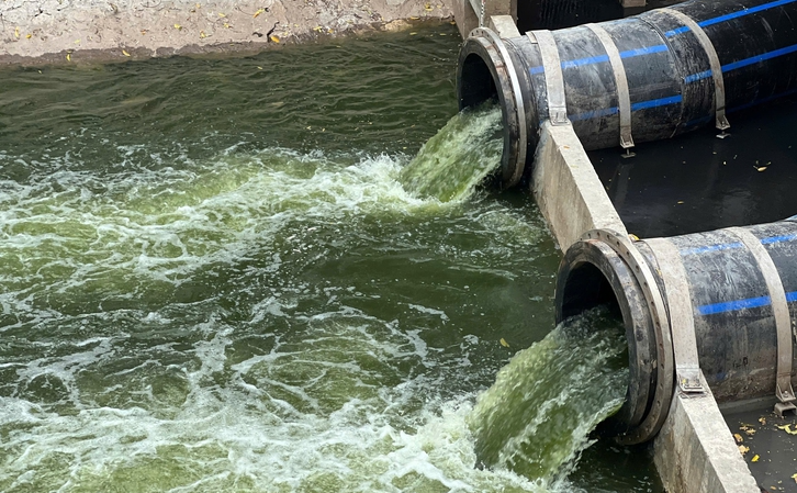 Cửa xả nước dẫn nước từ hồ Tây vào sông Tô Lịch chính thức hoạt động vào sáng 9/9