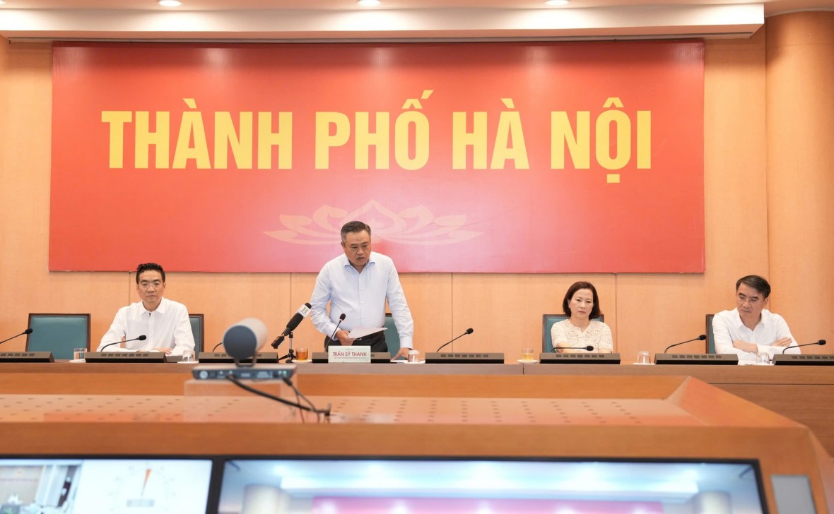 Chủ tịch UBND thành phố Trần Sỹ Thanh phát biểu từ đầu cầu Hà Nội trong phiên họp trực tuyến.Ảnh: VGP Chủ tịch UBND thành phố Trần Sỹ Thanh phát biểu từ đầu cầu Hà Nội trong phiên họp trực tuyến.Ảnh: VGP