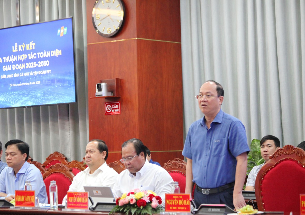 Cà Mau ký kết hợp tác chiến lược với Tập đoàn FPT về chuyển đổi số Cà Mau ký kết hợp tác chiến lược với Tập đoàn FPT về chuyển đổi số