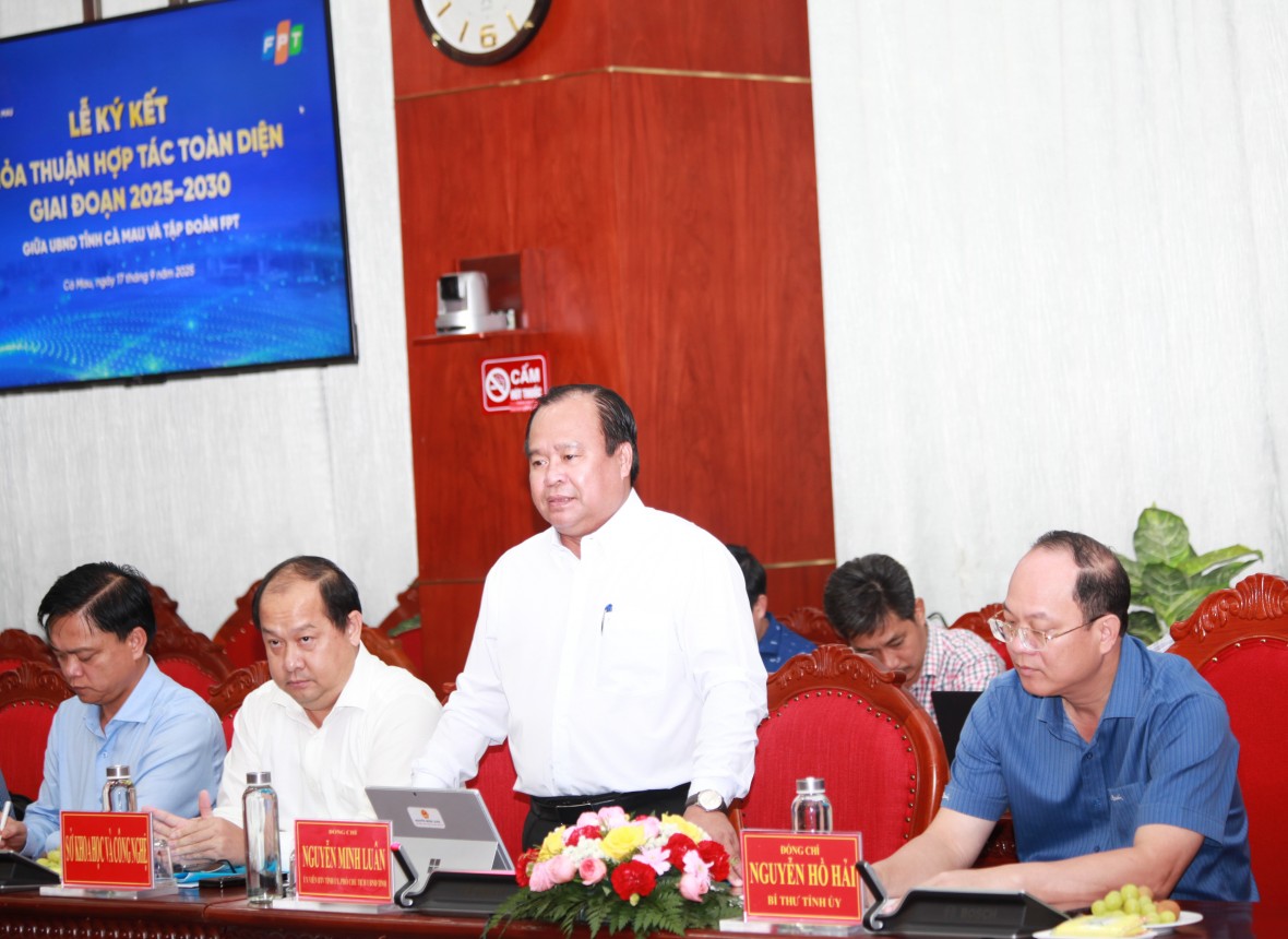 Cà Mau ký kết hợp tác chiến lược với Tập đoàn FPT về chuyển đổi số Cà Mau ký kết hợp tác chiến lược với Tập đoàn FPT về chuyển đổi số