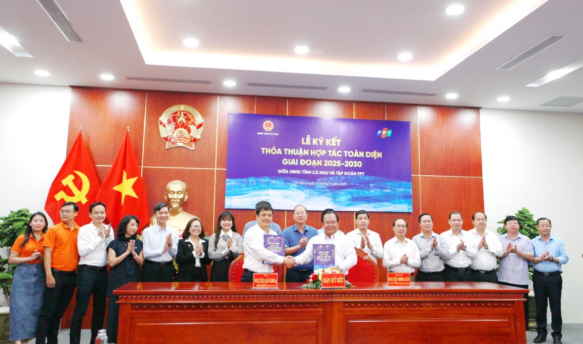 Cà Mau ký kết hợp tác chiến lược với Tập đoàn FPT về chuyển đổi số Cà Mau ký kết hợp tác chiến lược với Tập đoàn FPT về chuyển đổi số