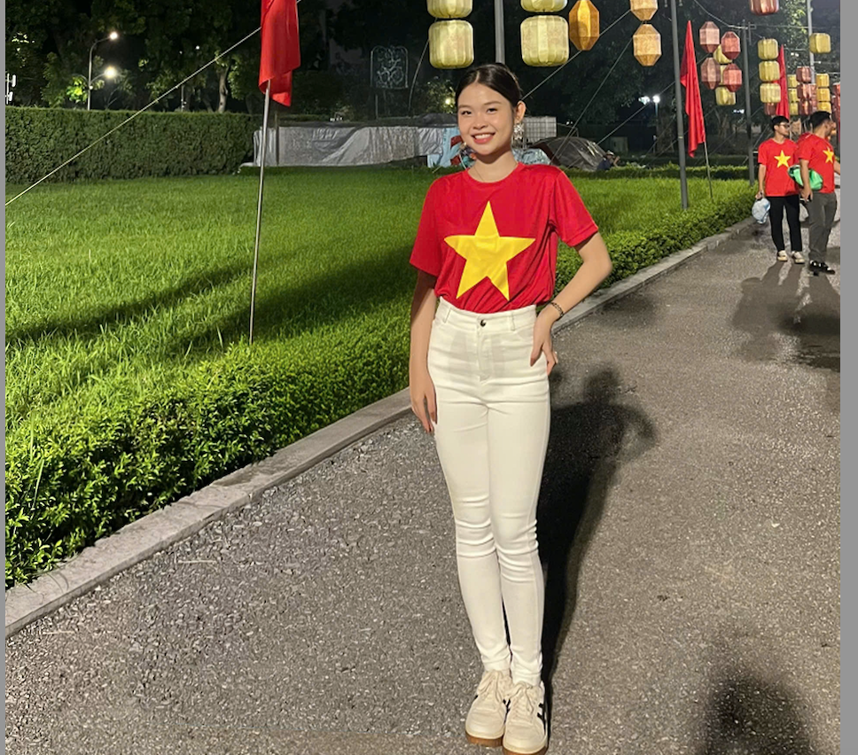 Nữ sinh Nghệ An nhiệt huyết với công tác cộng đồng, tình nguyện phục vụ sự kiện A80