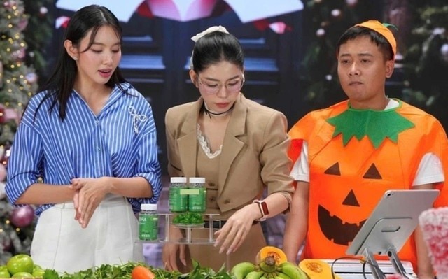 Kẹo rau củ Kera được nhóm cổ đông Công ty Chị Em Rọt livestream quảng cáo