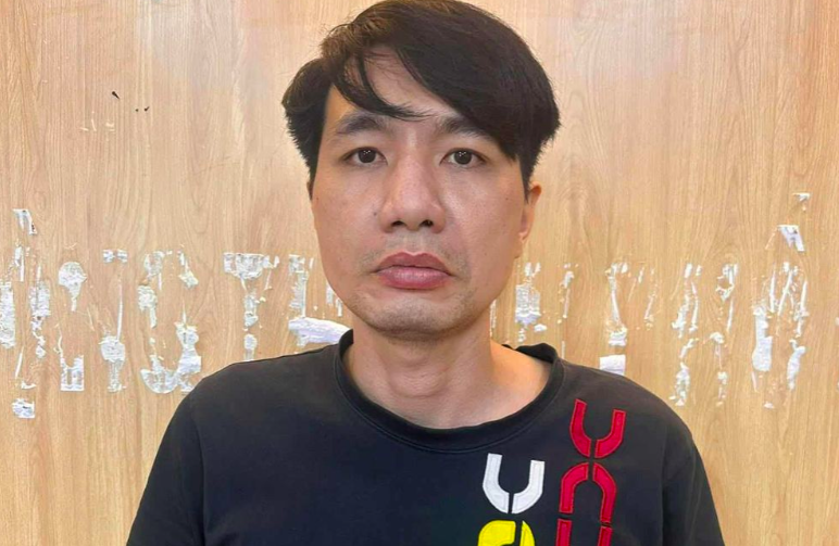 Phá hoại xe chuyên dụng của CSGT vì bị xử phạt vi phạm giao thông Phá hoại xe chuyên dụng của CSGT vì bị xử phạt vi phạm giao thông