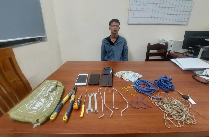 Tang vật thu giữ của các đối tượng. Ảnh: CAT