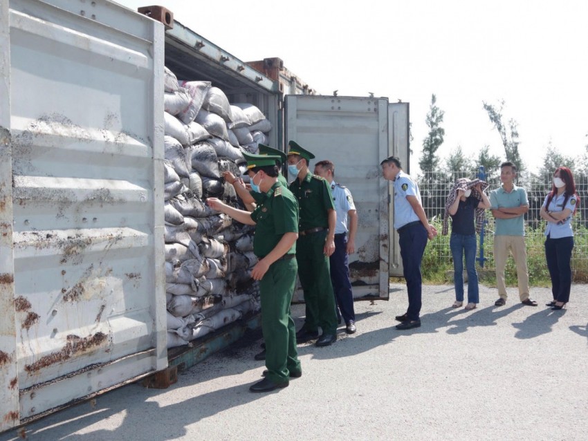 Phát hiện gần 30 tấn phế liệu nhập lậu có nguy cơ gây ô nhiễm môi trường