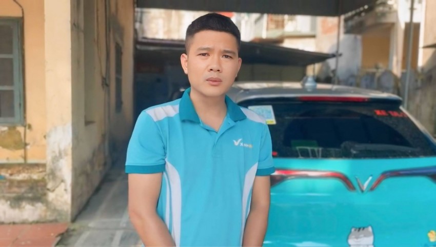 Khởi tố tài xế taxi vận chuyển hàng cấm Khởi tố tài xế taxi vận chuyển hàng cấm