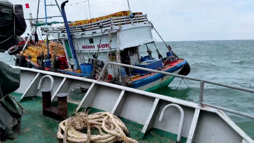 BĐBP TP Cần Thơ cứu nạn thành công phương tiện cùng 6 thuyền viên vào bờ an toàn