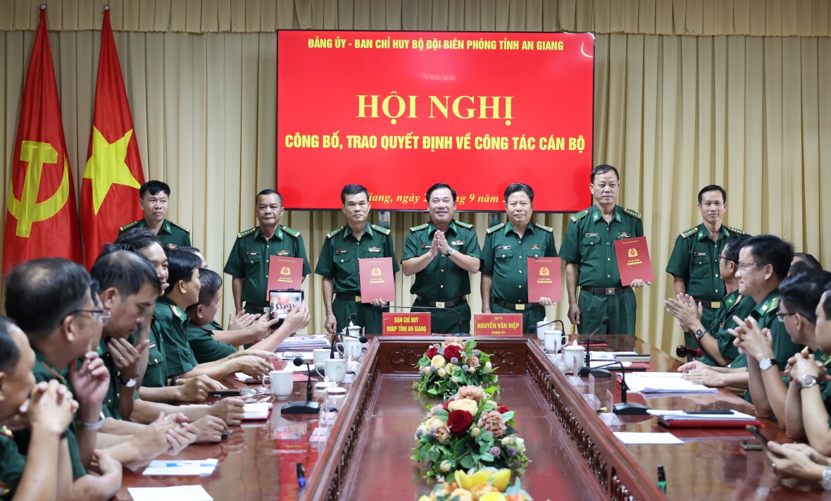 BĐBP tỉnh An Giang: Trao quyết định về công tác cán bộ