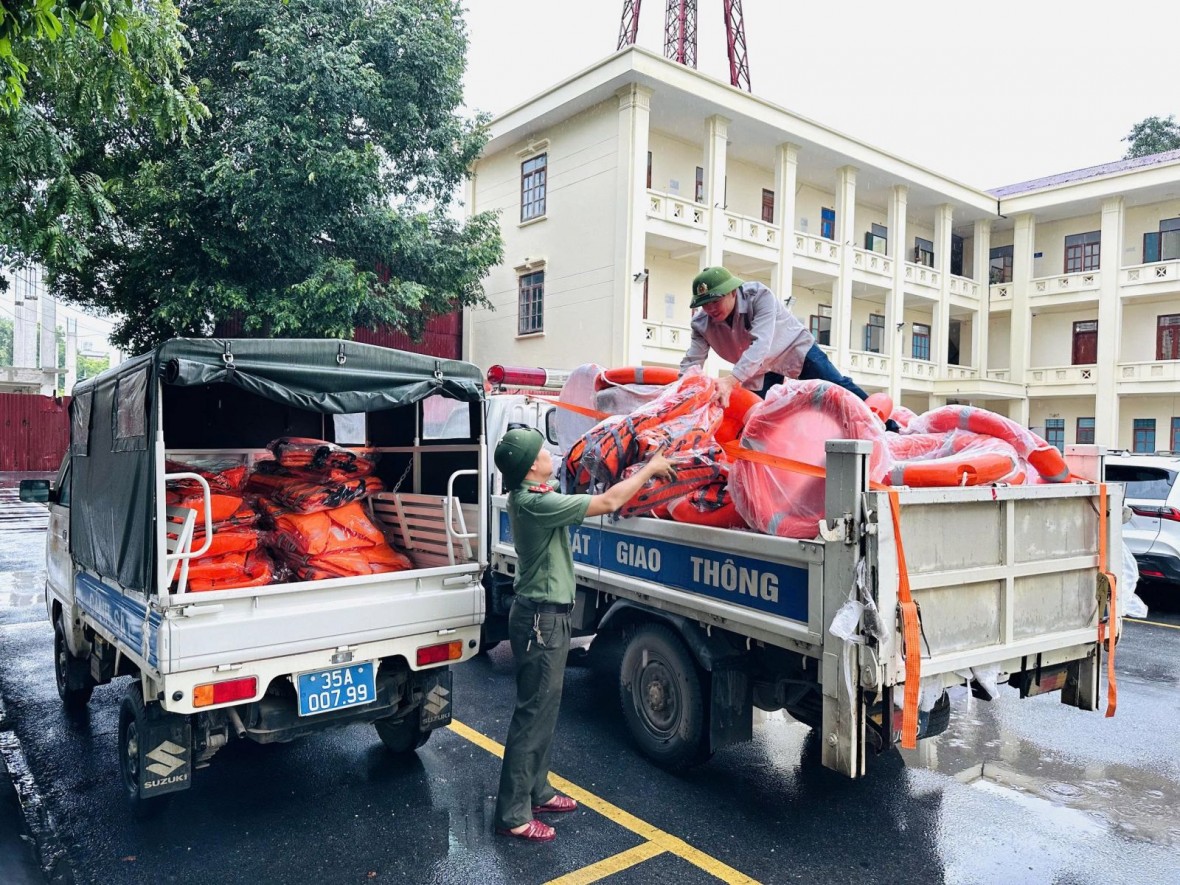 Công an tỉnh Ninh Bình chủ động các biện pháp sẵn sàng phòng, chống, ứng phó với cơn bão số 9. (Ảnh: CANB)