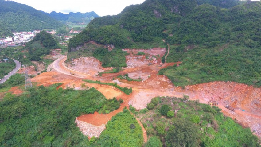 Vị trí khu đất san lấp trái phép của ông Hoàng Văn Thành. Vị trí khu đất san lấp trái phép của ông Hoàng Văn Thành.