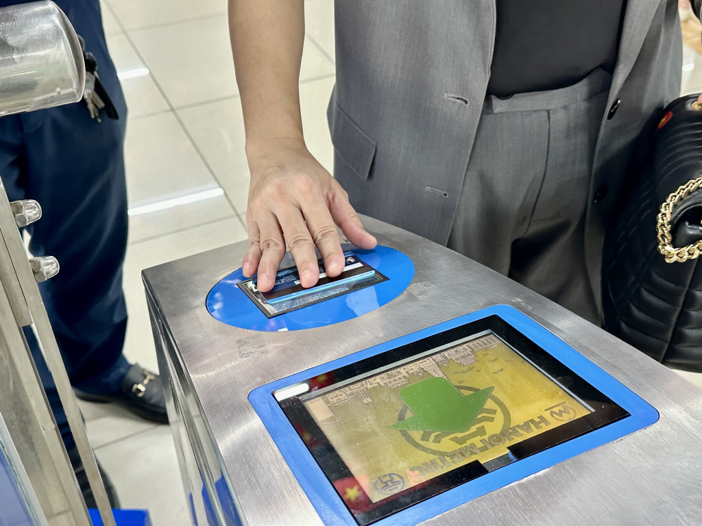 Hà Nội thử nghiệm áp dụng sinh trắc học khi đi metro Cát Linh - Hà Đông