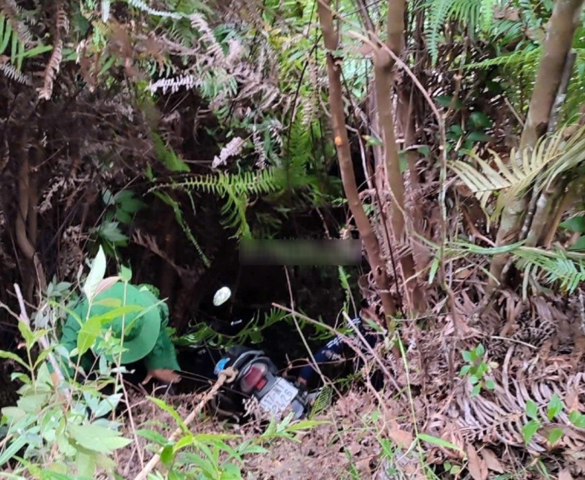 Kịp thời cứu hộ 2 du khách gặp nạn ở Lào Cai Kịp thời cứu hộ 2 du khách gặp nạn ở Lào Cai