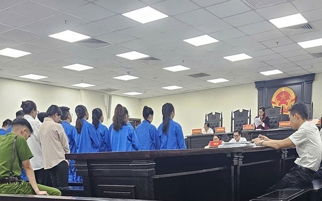 Các bị cáo tại phiên tòa xét xử.