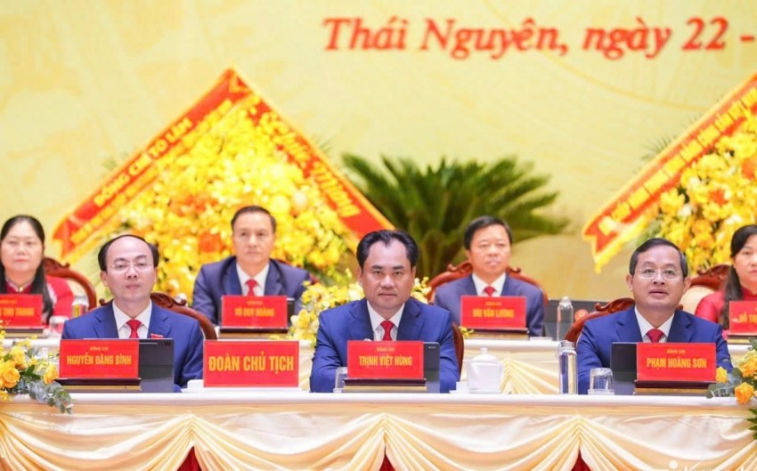 Đoàn chủ tịch điều hành đại hội