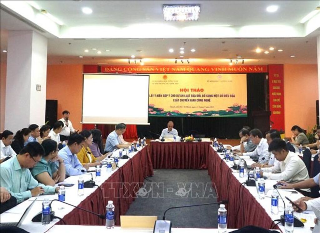 Dự thảo Luật Công nghệ cao: Tạo hành lang pháp lý cho phát triển công nghệ Dự thảo Luật Công nghệ cao: Tạo hành lang pháp lý cho phát triển công nghệ