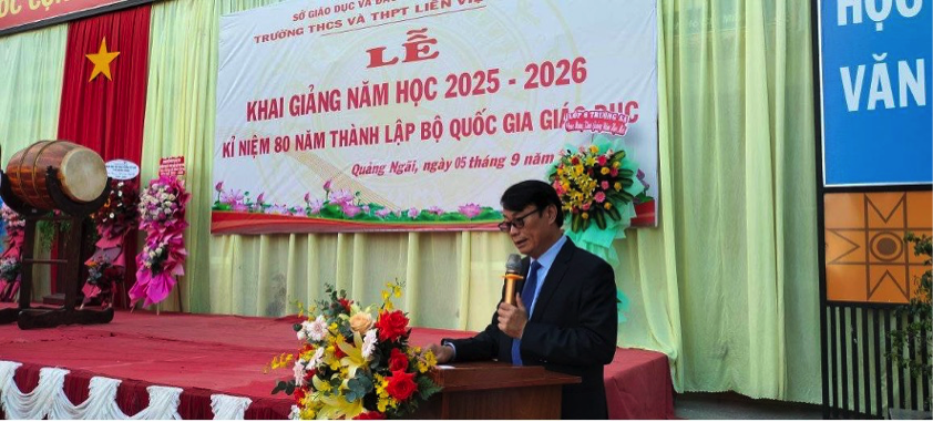 Tiến sĩ Lê Đắc Tường phát biểu trong lễ khai giảng năm học.
