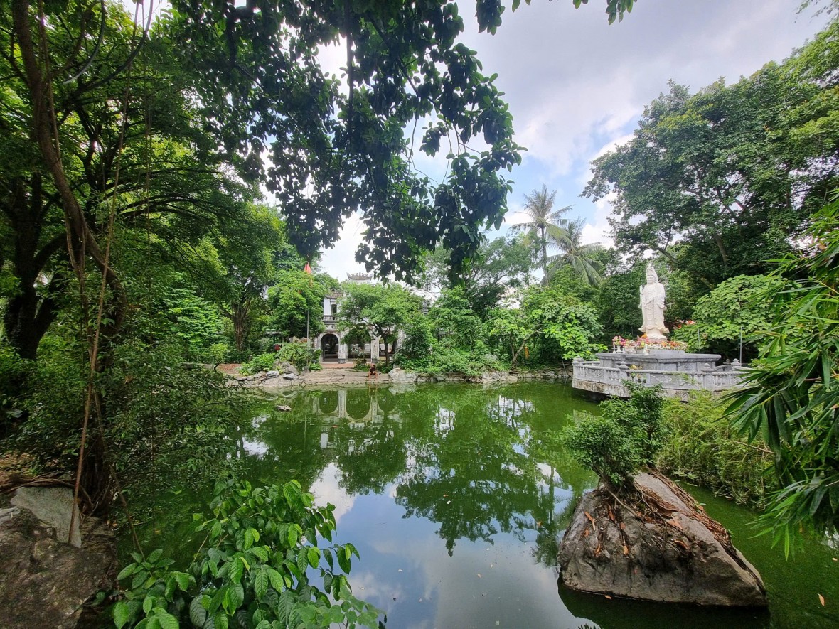 chùa Vạn Phúc có từ thời Lê Trung Hưng nổi bật là biểu tượng của chốn thanh tịnh và linh thiêng