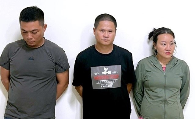 Bắt giữ nhóm đối tượng xả trộm 50 m3 chất thải bể phốt xuống sông Tô Lịch Bắt giữ nhóm đối tượng xả trộm 50 m3 chất thải bể phốt xuống sông Tô Lịch