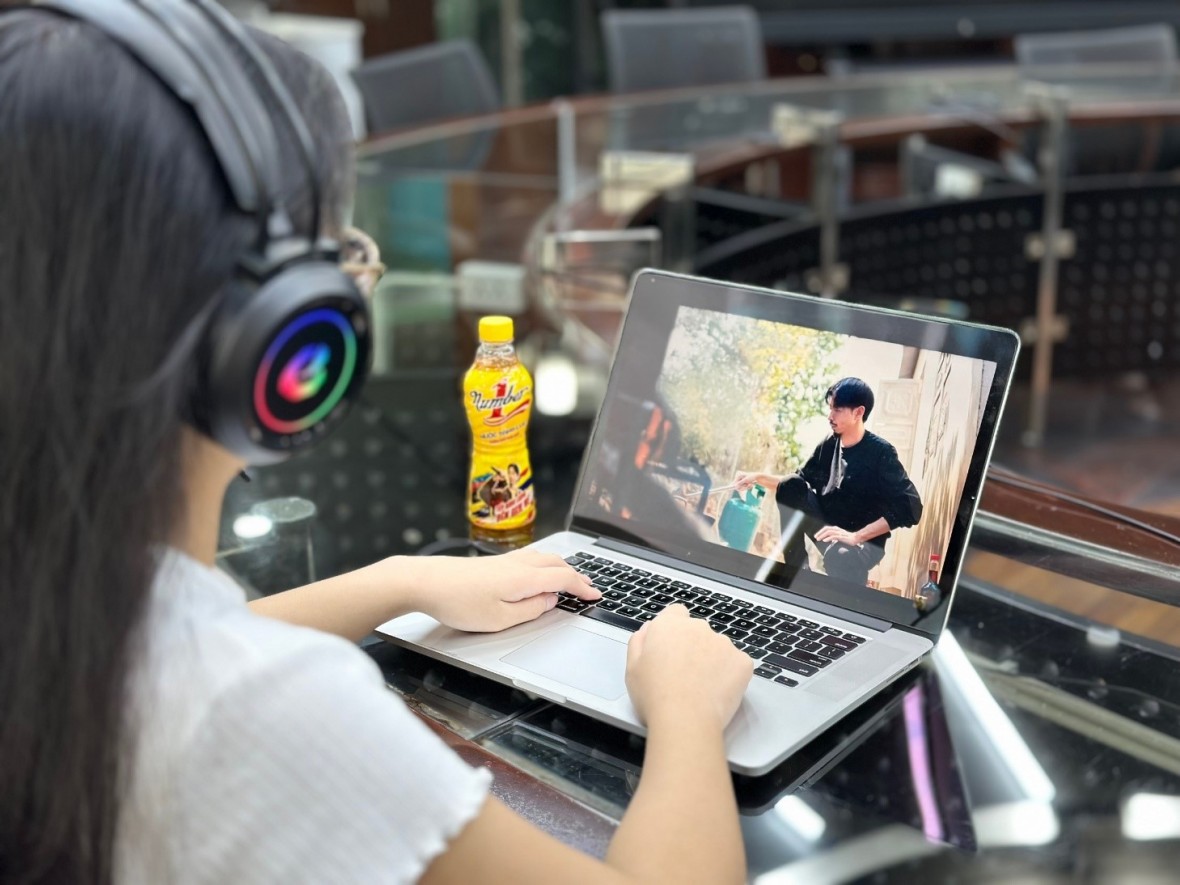 Number 1 phiên bản giới hạn không chỉ tiếp năng lượng mà còn là tuyên ngôn sống bền đam mê, nỗ lực không ngừng nghỉ trở thành phiên bản tốt hơn của chính mình.