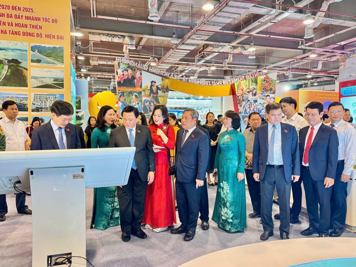Quảng Ninh khai mạc triển lãm thành tựu 5 năm, chào mừng Đại hội Đảng bộ XVI