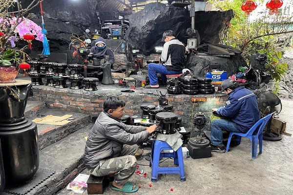 Nghề điêu khắc than đá Quảng Ninh - một giá trị văn hóa độc đáo cần được bảo tồn