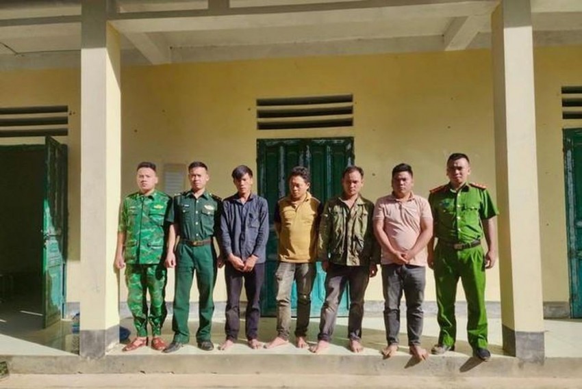 Phát hiện 4 đối tượng nhập cảnh trái phép khi đi tuần tra biên giới Phát hiện 4 đối tượng nhập cảnh trái phép khi đi tuần tra biên giới