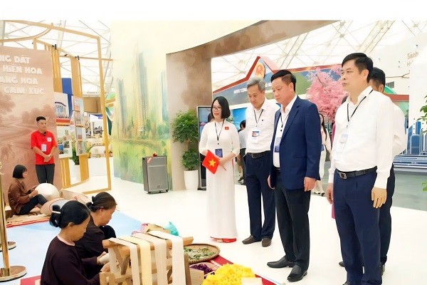 Tuổi trẻ Hưng Yên kế thừa và phát huy nghề truyền thống Tuổi trẻ Hưng Yên kế thừa và phát huy nghề truyền thống