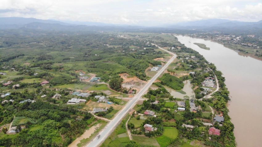 Khánh thành đường hơn 360 tỷ đồng nối cao tốc Nội Bài - Lào Cai Khánh thành đường hơn 360 tỷ đồng nối cao tốc Nội Bài - Lào Cai