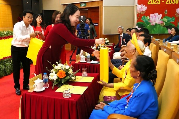 Phó Chủ tịch nước Võ Thị Ánh Xuân dự Đại hội thi đua yêu nước tỉnh Hưng Yên