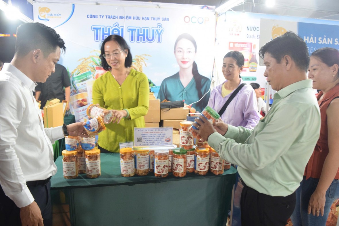 Khai mạc Ngày hội Du lịch, Ẩm thực và Hội chợ OCOP tại An Giang