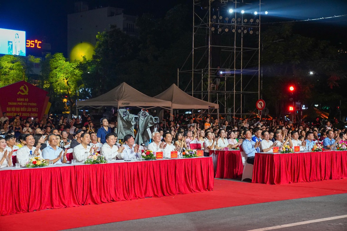 Hải Phòng rực rỡ đêm nghệ thuật chào mừng thành công Đại hội Đảng bộ I