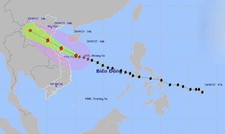 Thủ tướng yêu cầu tập trung ứng phó bão số 10 và mưa lũ, sạt lở đất, lũ ống, lũ quét