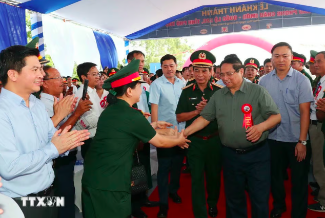 Thủ tướng Chính phủ dự Lễ khánh thành cầu Phong Châu mới