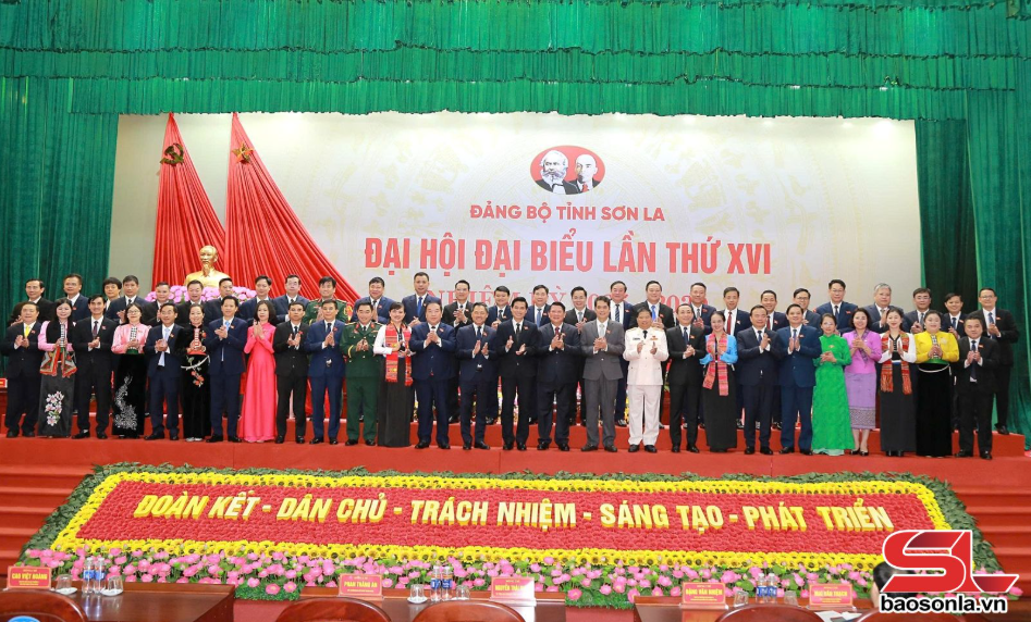 Ban Chấp hành Đảng bộ tỉnh Sơn La khóa XVI, nhiệm kỳ 2025 - 2030 ra mắt Đại hội.