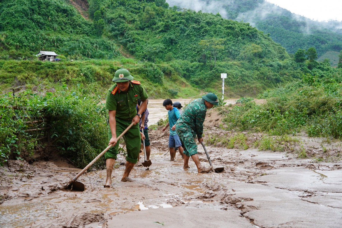 Quảng trị: Khắc phục hậu quả bão số 10 gây ra tại các xã miền núi