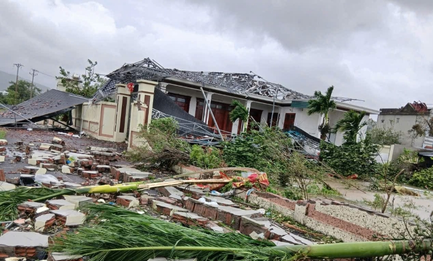 Hàng chục người thiệt mạng và mất tích, các địa phương thiệt hại nặng nề do bão Bualoi