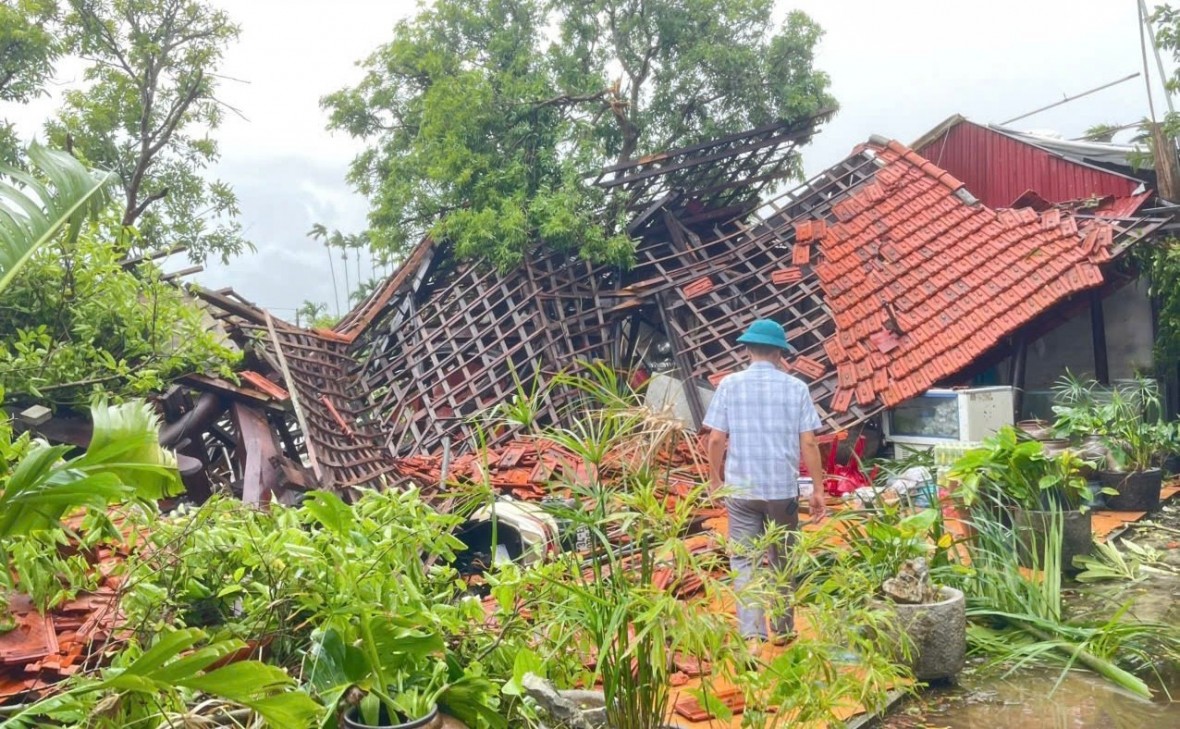 Lốc xoáy dữ dội ở Hải Phòng, Quảng Ninh: Nhiều người bị thương, nhà cửa tan hoang