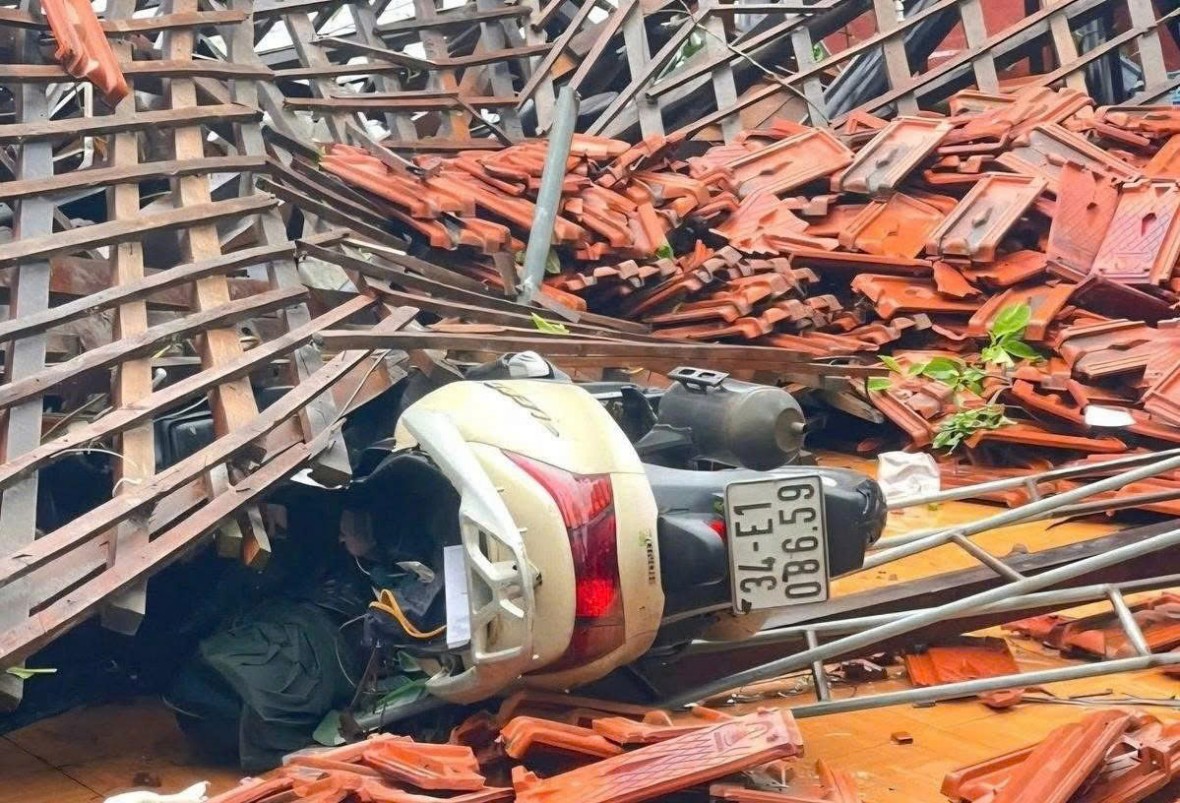 Lốc xoáy dữ dội ở Hải Phòng, Quảng Ninh: Nhiều người bị thương, nhà cửa tan hoang