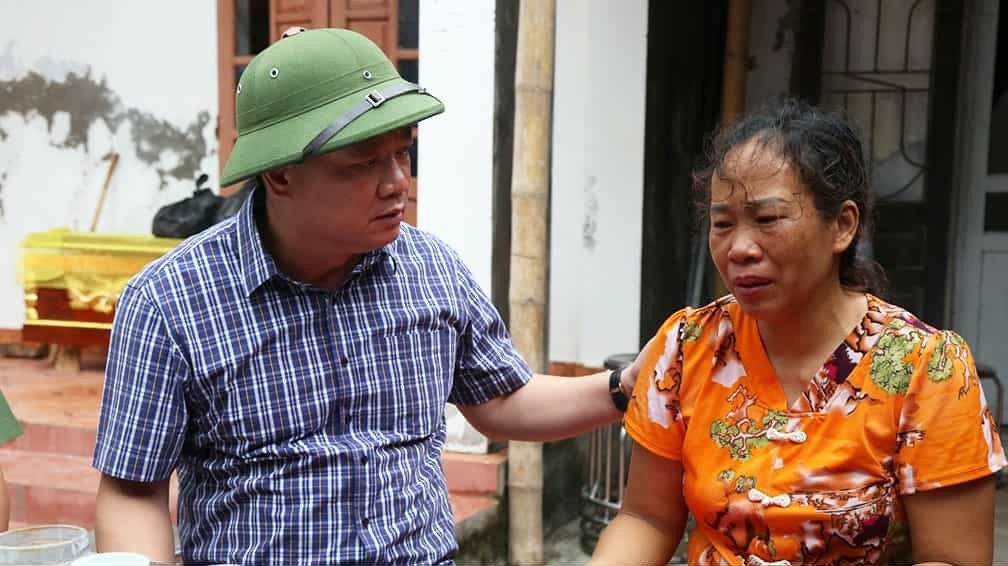 Hưng Yên: Dông lốc đã khiến 300 công trình nhà, mái tôn bị hư hại