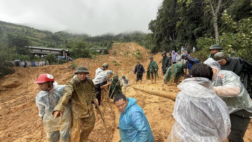 Nước sông lên nhanh, hàng trăm ngôi nhà ở Tuyên Quang ngập sâu