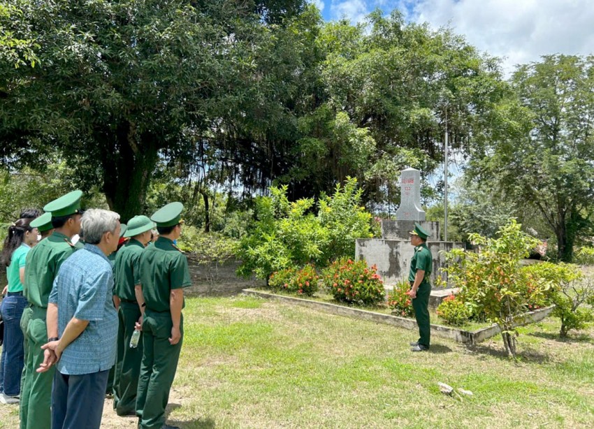 Mang Trung thu ấm áp đến với trẻ em vùng biên giới Tây Ninh