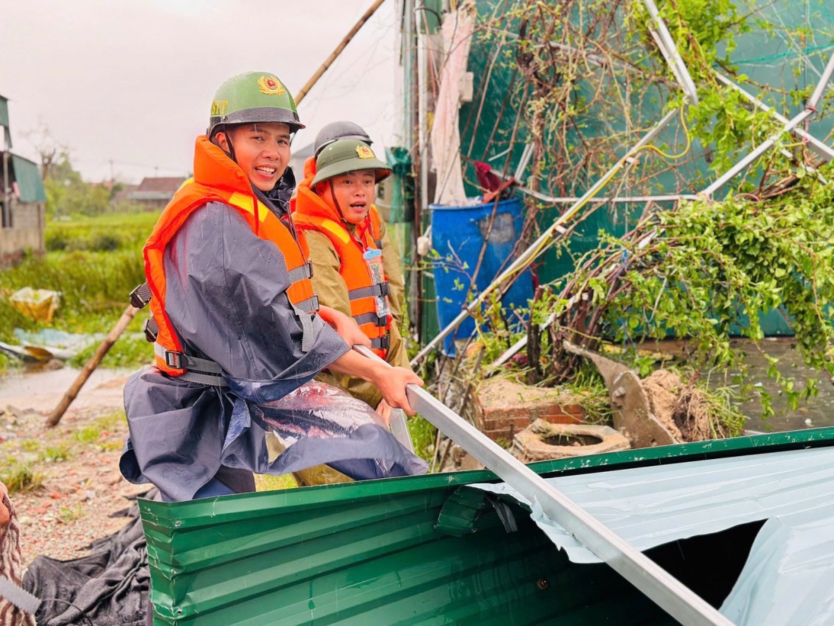 Bộ Công an chỉ đạo tập trung ứng phó, khắc phục hậu quả bão số 10 và mưa lũ sau bão