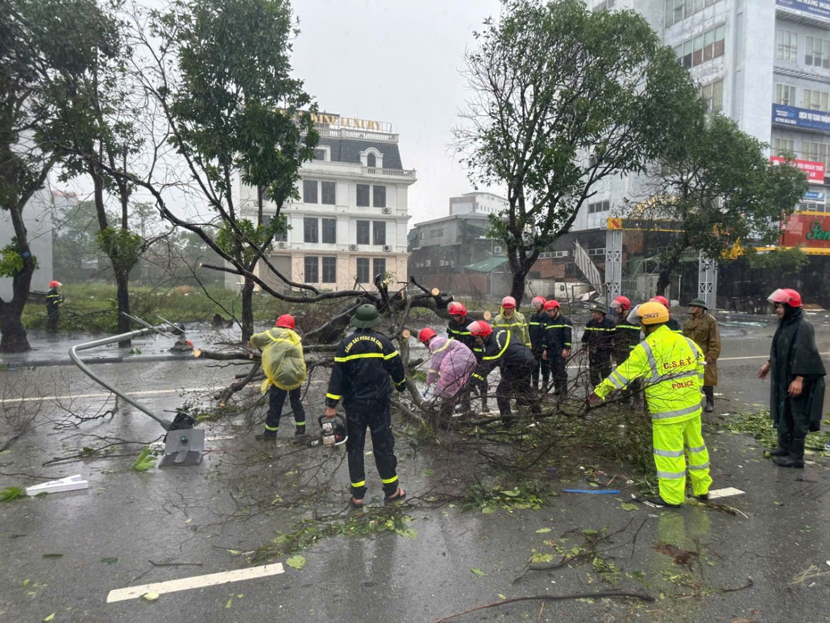 Bộ Công an chỉ đạo tập trung ứng phó, khắc phục hậu quả bão số 10 và mưa lũ sau bão