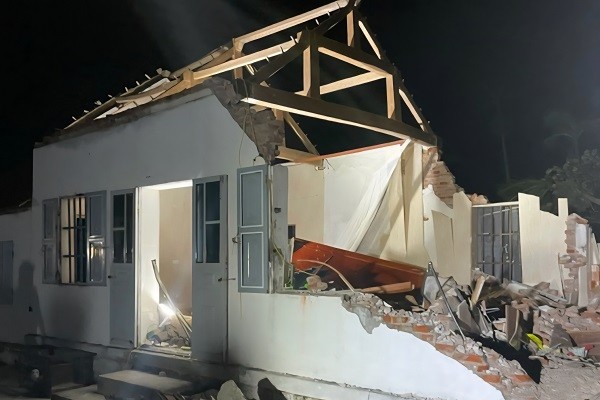 Thủ tướng Chính phủ Phạm Minh Chính thăm hỏi, động viên người dân bị thiệt hại do thiên tai tại Ninh Bình