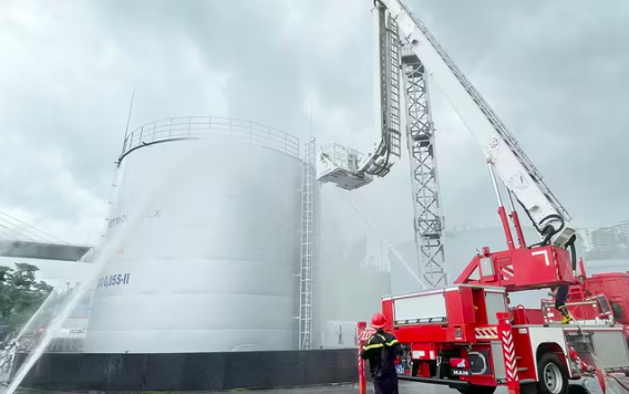 iễn tập phương án chữa cháy, cứu nạn, cứu hộ và ứng phó sự cố tràn dầu tại Công ty Trách nhiệm hữu hạn một thành viên Petrolimex Quảng Ninh