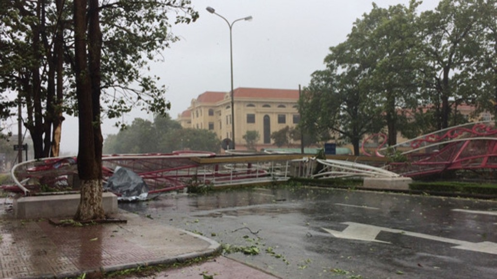 MTTQ tỉnh Quảng Ninh hỗ trợ miền Trung 10 tỷ đồng khắc phục hậu quả bão số 10