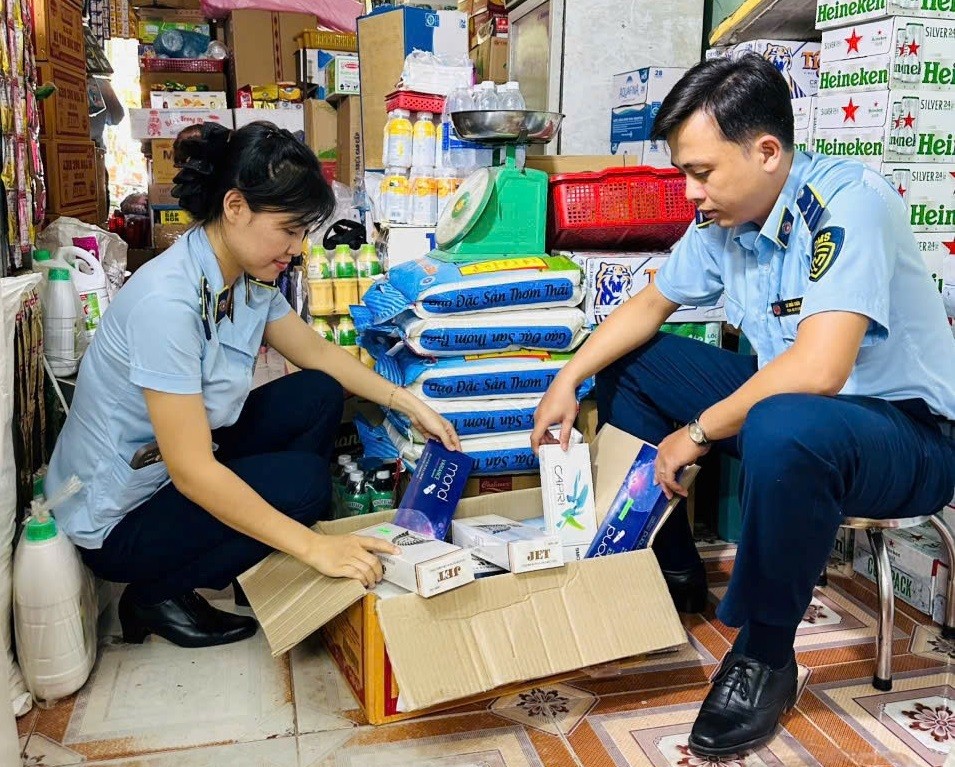 Quảng Ngãi: Liên tiếp kiểm tra, xử lý và tiêu hủy thuốc lá điếu nhập lậu