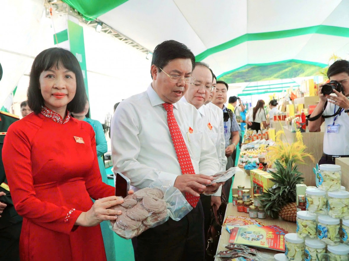 Đa sắc màu tại Triển lãm Thành tựu kinh tế - xã hội tỉnh An Giang Đa sắc màu tại Triển lãm Thành tựu kinh tế - xã hội tỉnh An Giang