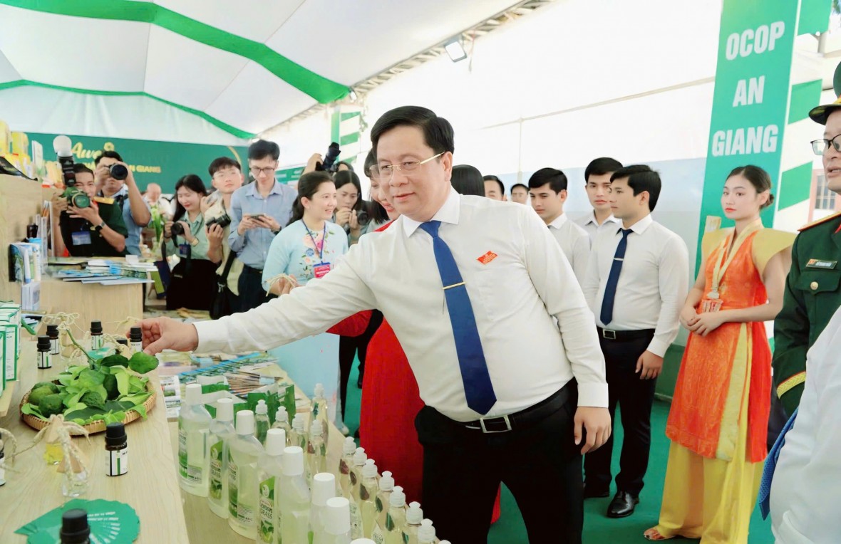 Đa sắc màu tại Triển lãm Thành tựu kinh tế - xã hội tỉnh An Giang Đa sắc màu tại Triển lãm Thành tựu kinh tế - xã hội tỉnh An Giang